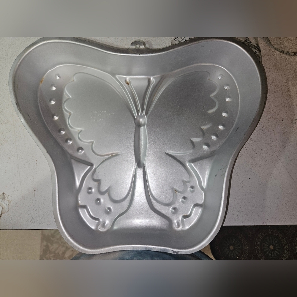 Vintage 1987 Wilton 502-5409 Butterfly Cake Pan!